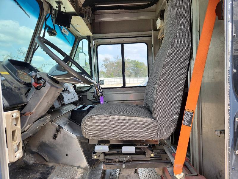 2020 Freightliner MT45G Chassis Delivery Truck