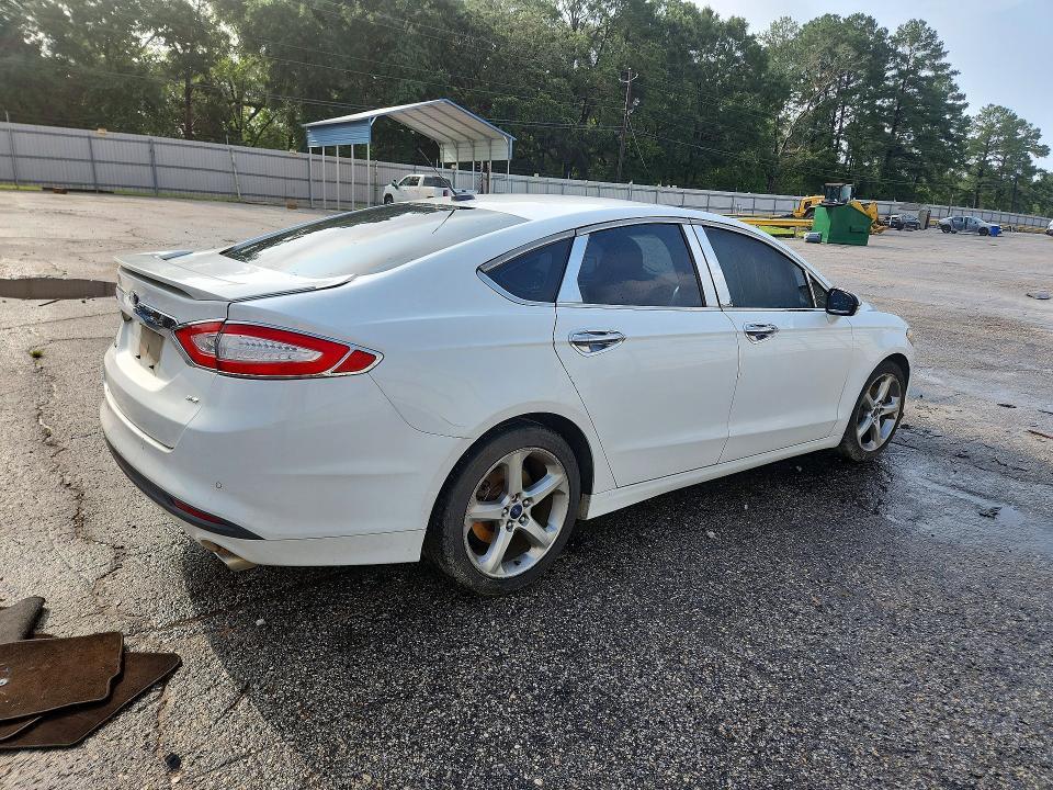 2015 Ford Fusion se