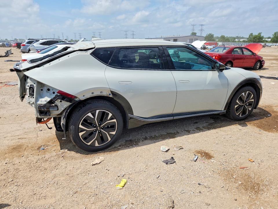 2022 KIA EV6 Wind