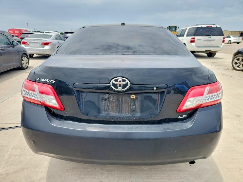 2011 Toyota Camry le