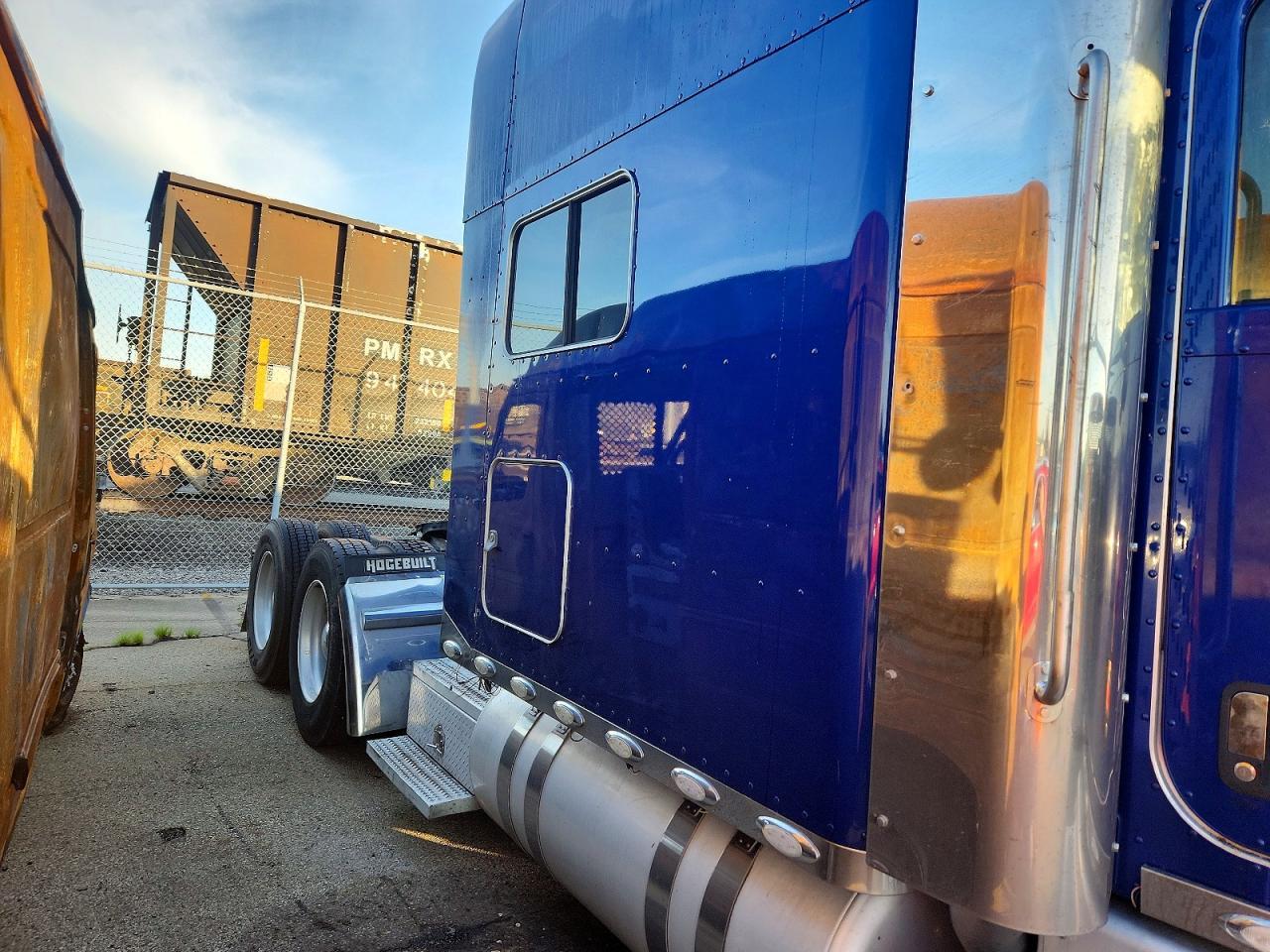 2020 Peterbilt 389