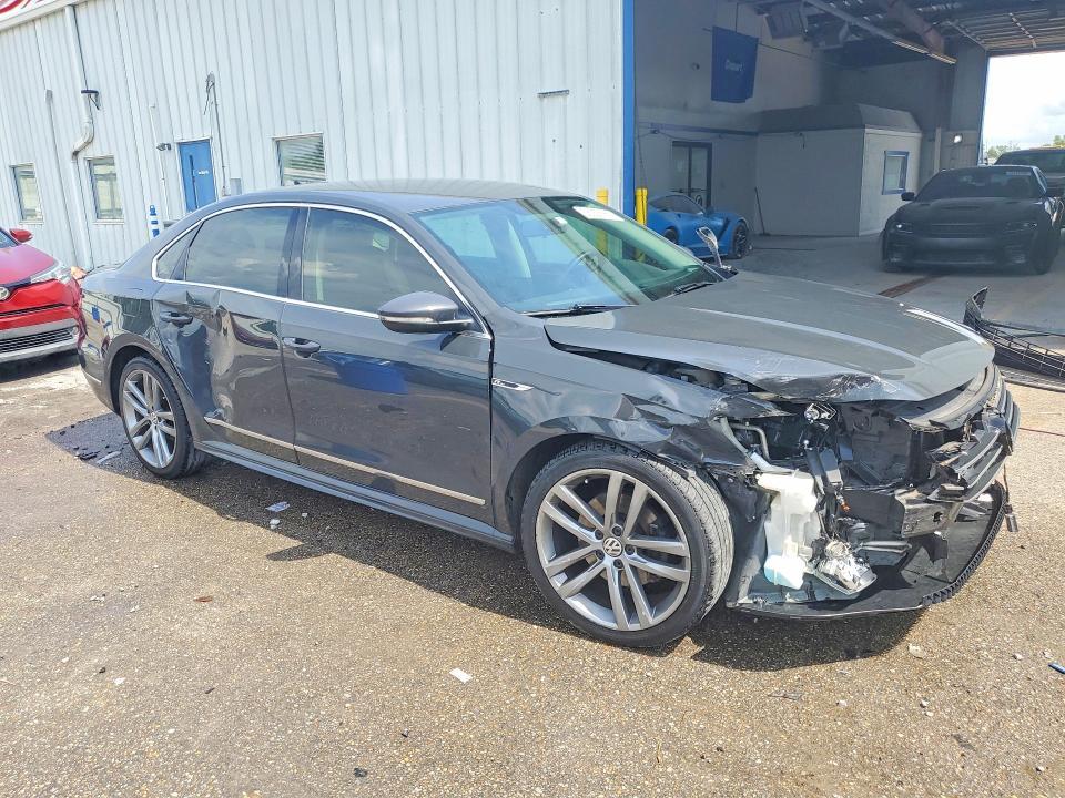 2017 Volkswagen Passat R-line