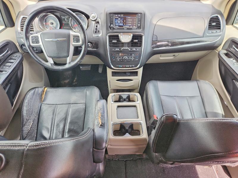 2015 Chrysler Town & Country Touring l