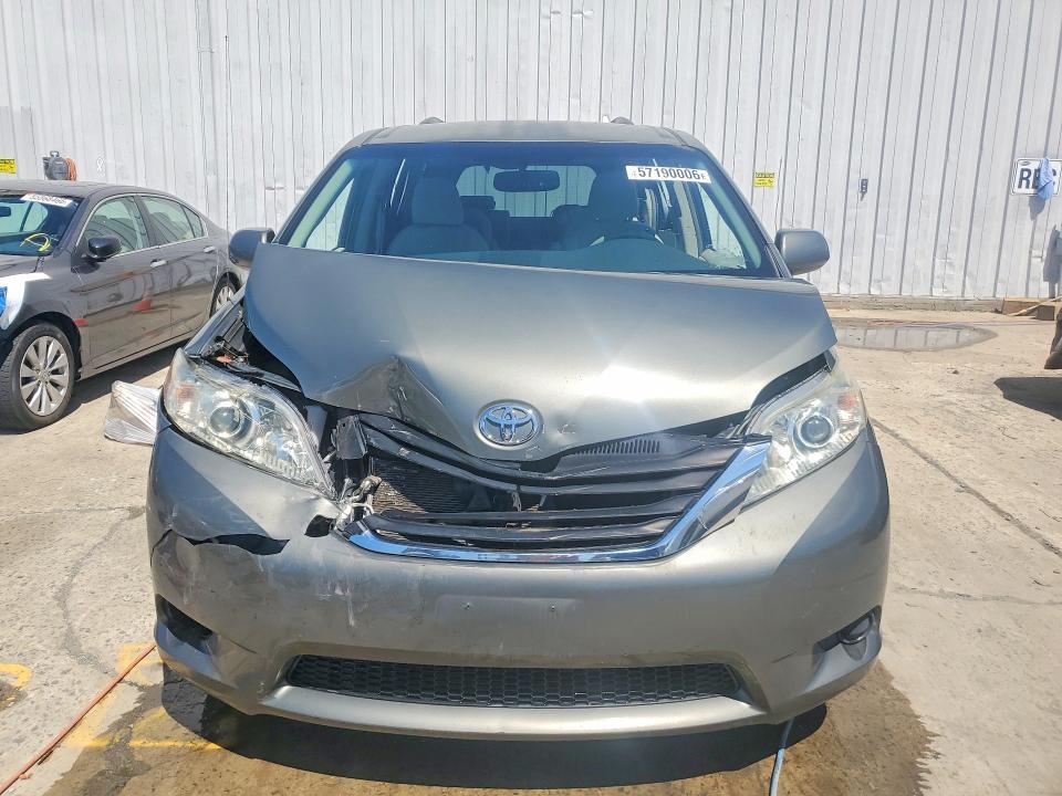 2011 Toyota Sienna le