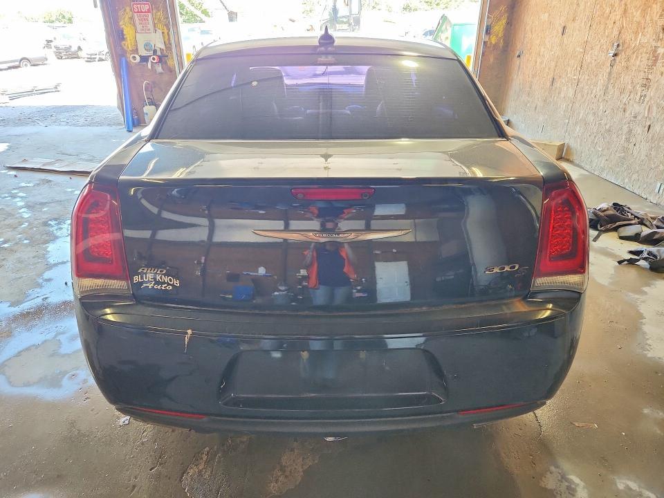 2016 Chrysler 300 s