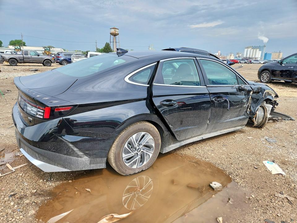 2026 Hyundai Sonata Hybrid Blue