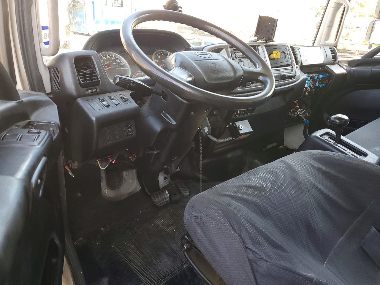 2012 Hino 338 BOX Truck