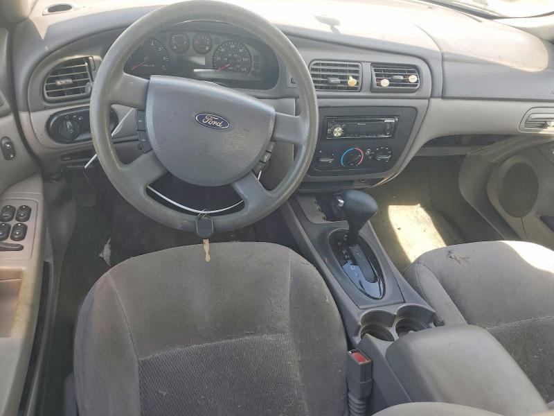 2005 Ford Taurus se