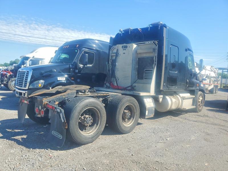 2013 Freightliner Cascadia 1-semi Truck