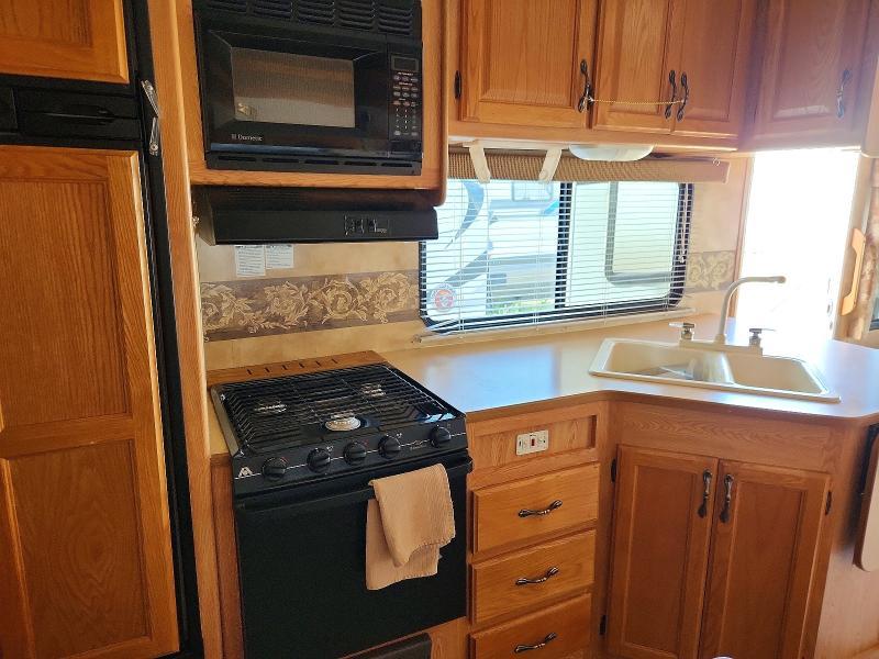 2005 Keystone Tone Laredo Camper