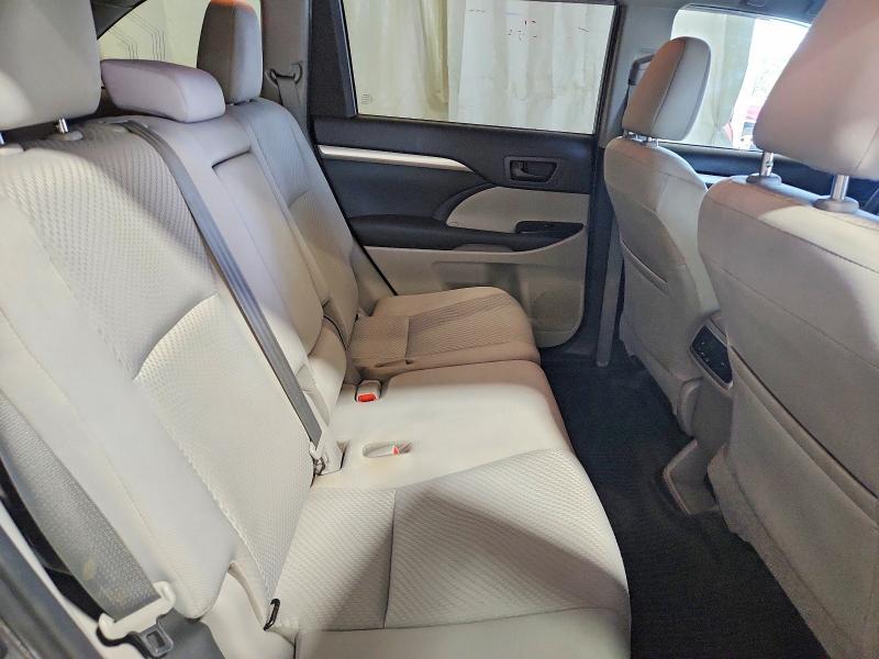 2019 Toyota Highlander le