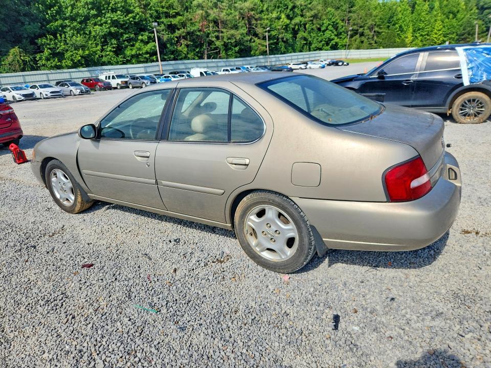2000 Nissan Altima