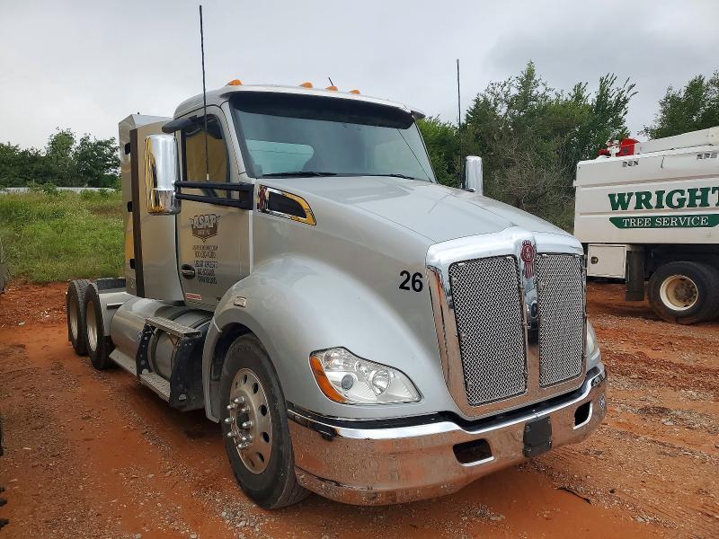 2020 Kenworth T680 Semi Truck