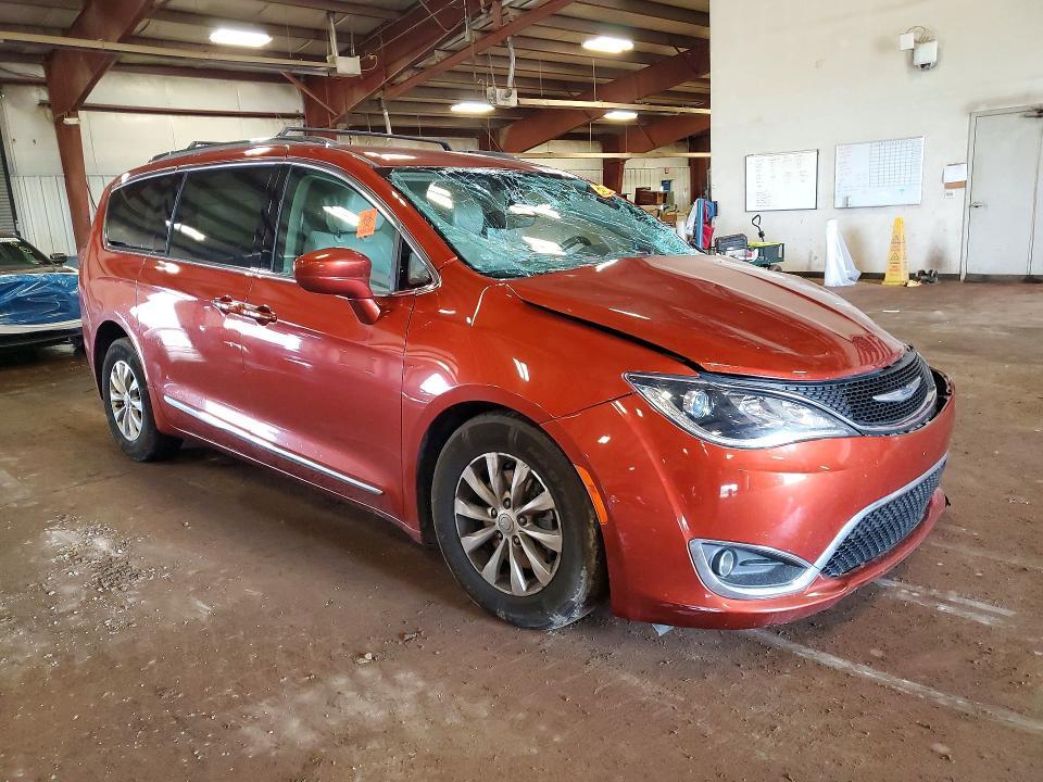 2018 Chrysler Pacifica Touring l