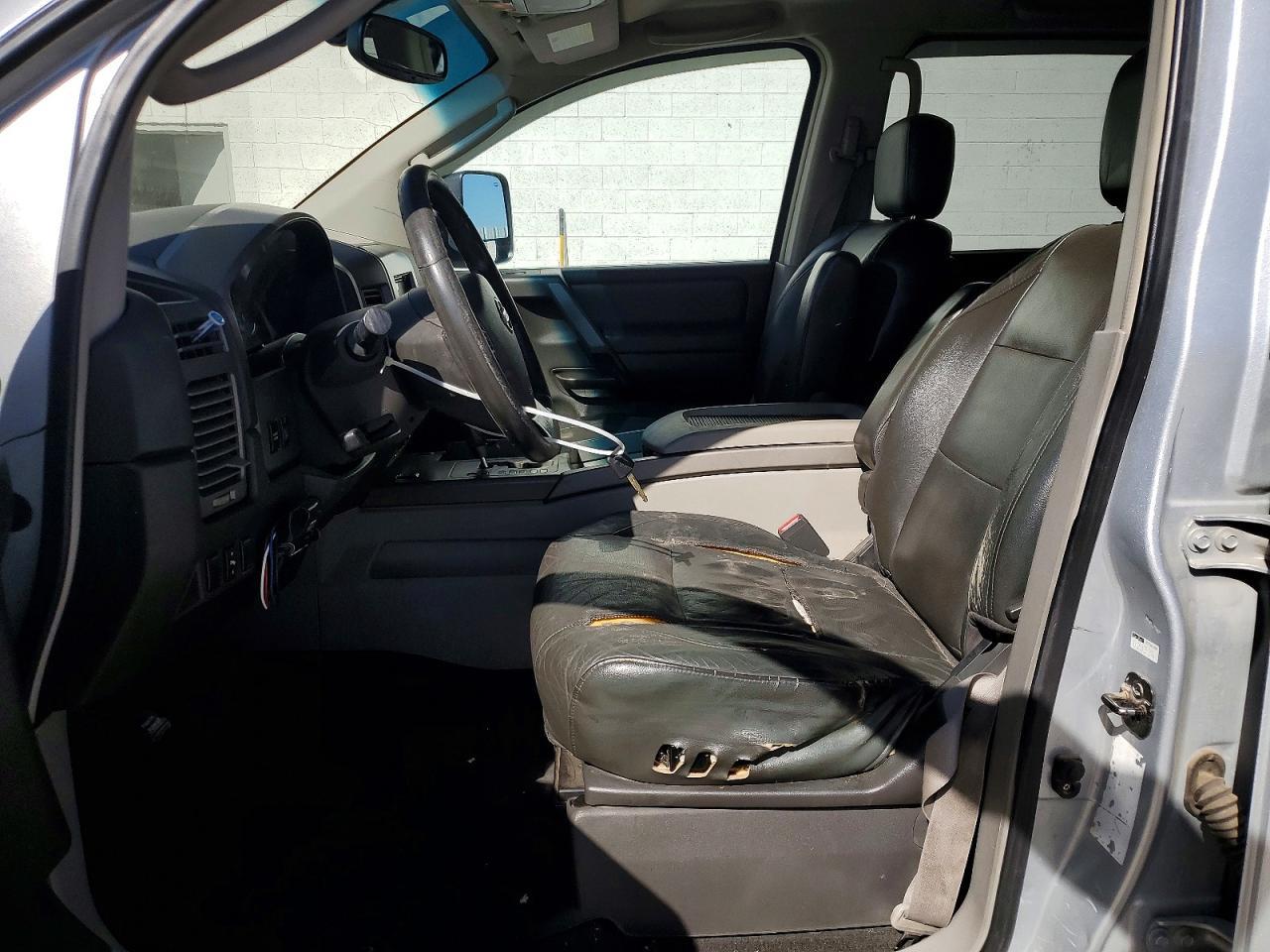 2004 Nissan Titan XE