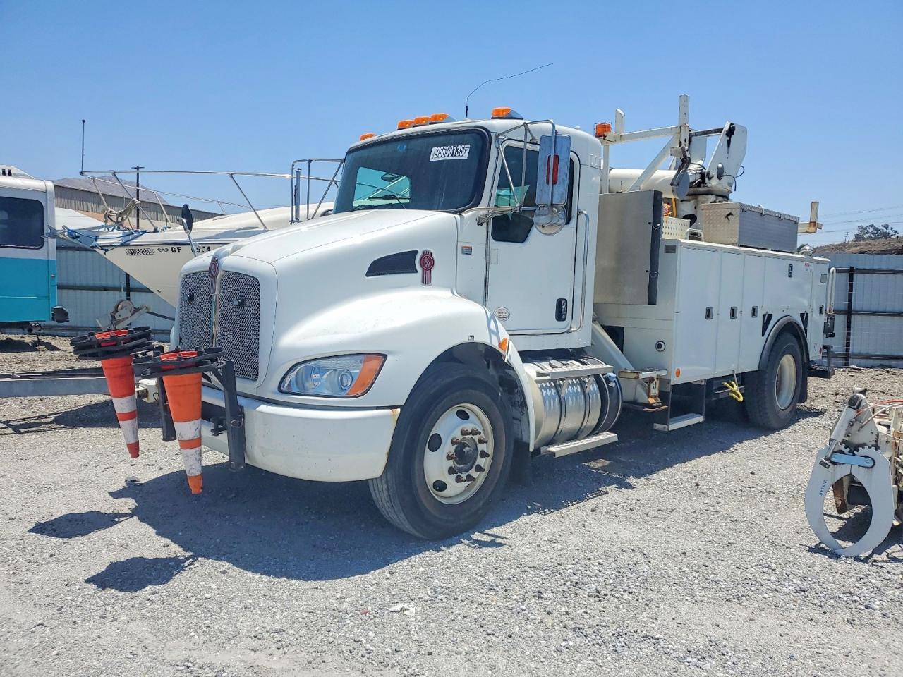2017 Kenworth T300 Utility / Service Truck