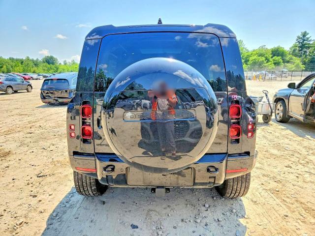 2024 Land Rover Defender 110 X-dynamic se
