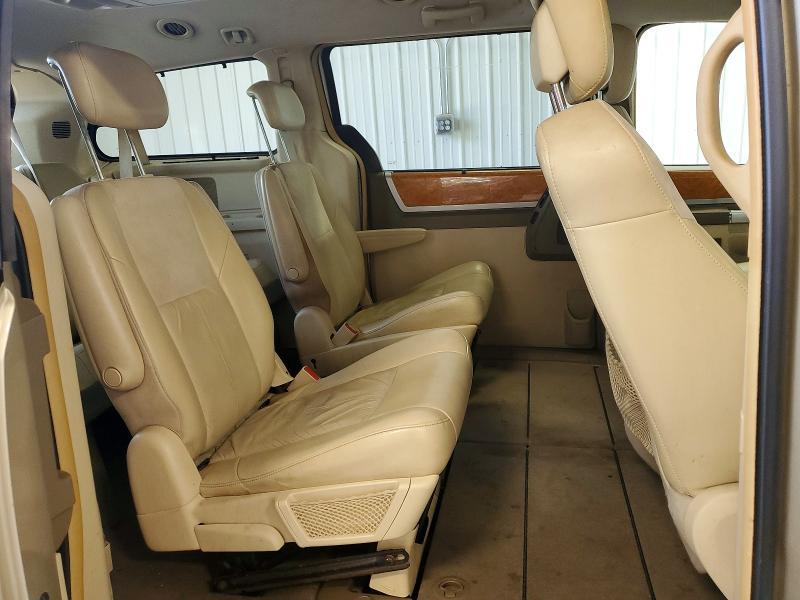 2010 Chrysler Town & Country Limited