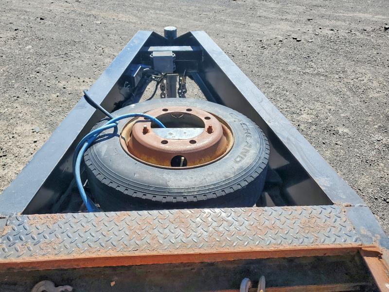 2015 Roadclipper 2015 Diamond C Equipment Trailer