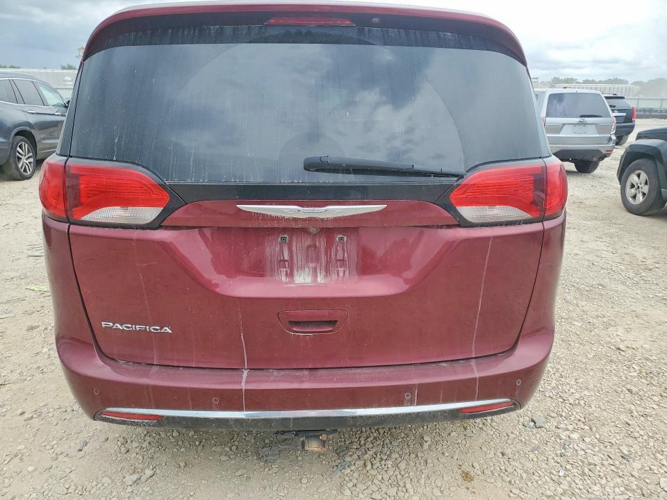 2017 Chrysler Pacifica Touring l