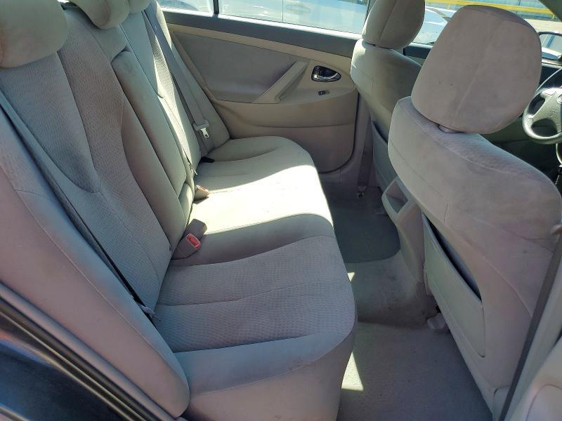 2010 Toyota Camry le