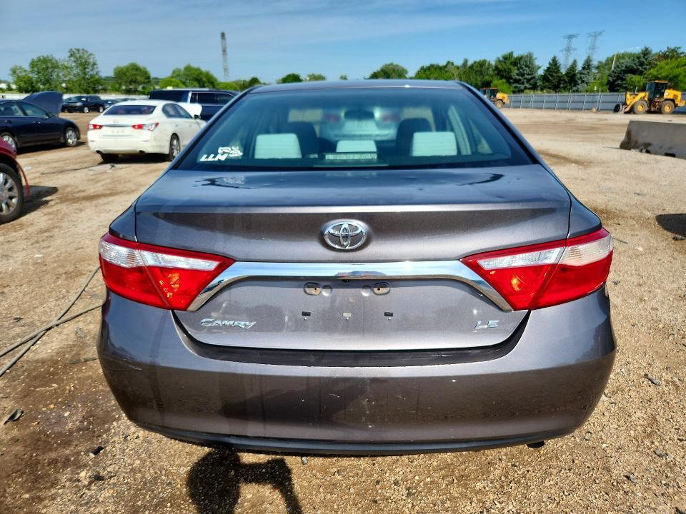2016 Toyota Camry le