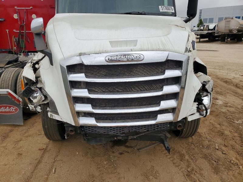 2019 Freightliner Cascadia 126 Semi Truck