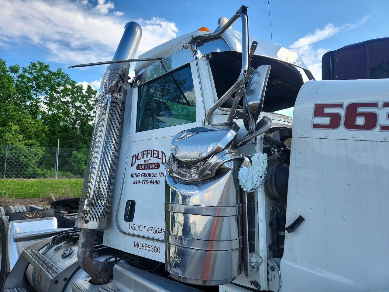 2019 Peterbilt 389 Semi Truck