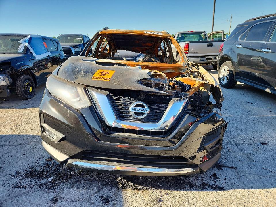 2017 Nissan Rogue sv