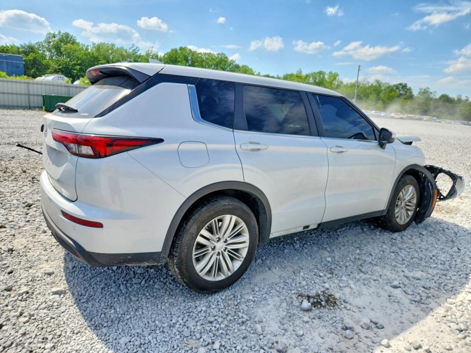 2022 Mitsubishi Outlander es