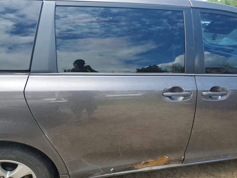 2013 Toyota Sienna le