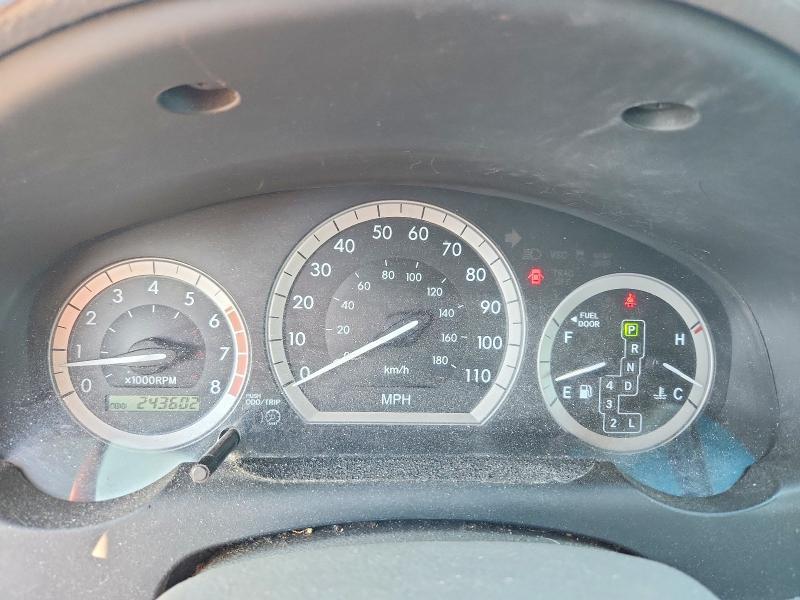 2004 Toyota Sienna le 8 Passenger