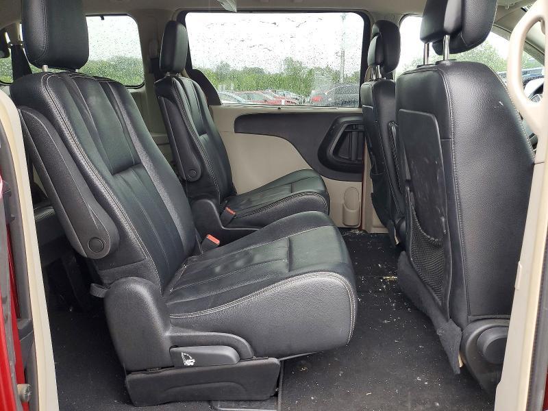 2016 Chrysler Town & Country Touring