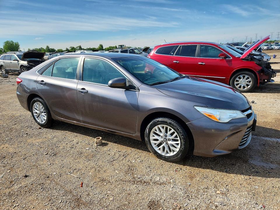 2016 Toyota Camry le