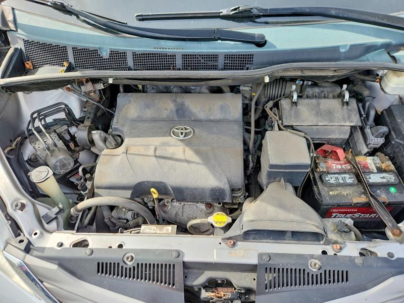 2013 Toyota Sienna xle 7-passenger