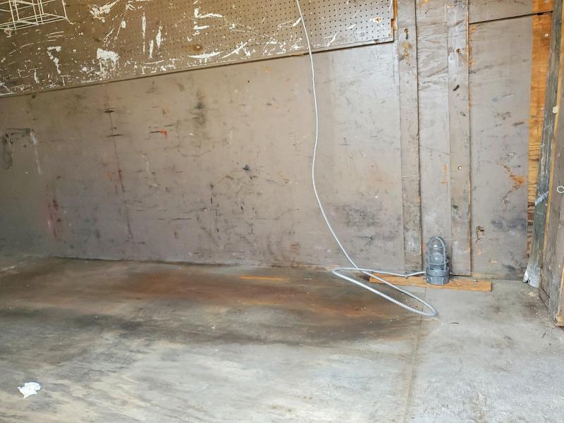 2012 Urwi Cargo Trailer-Enclosed Cargo Trailer