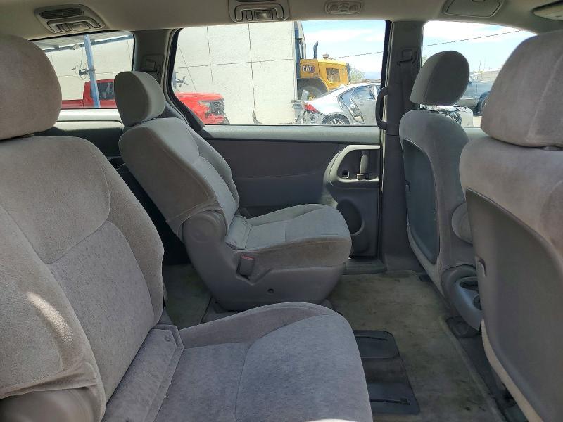 2005 Toyota Sienna ce 8 Passenger