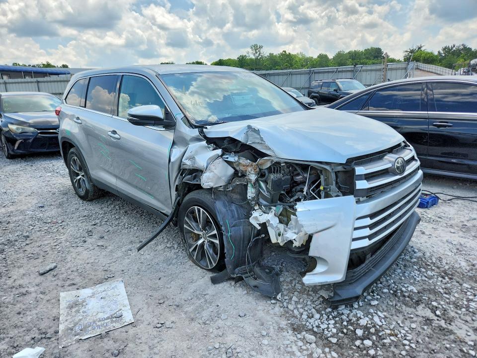 2019 Toyota Highlander le