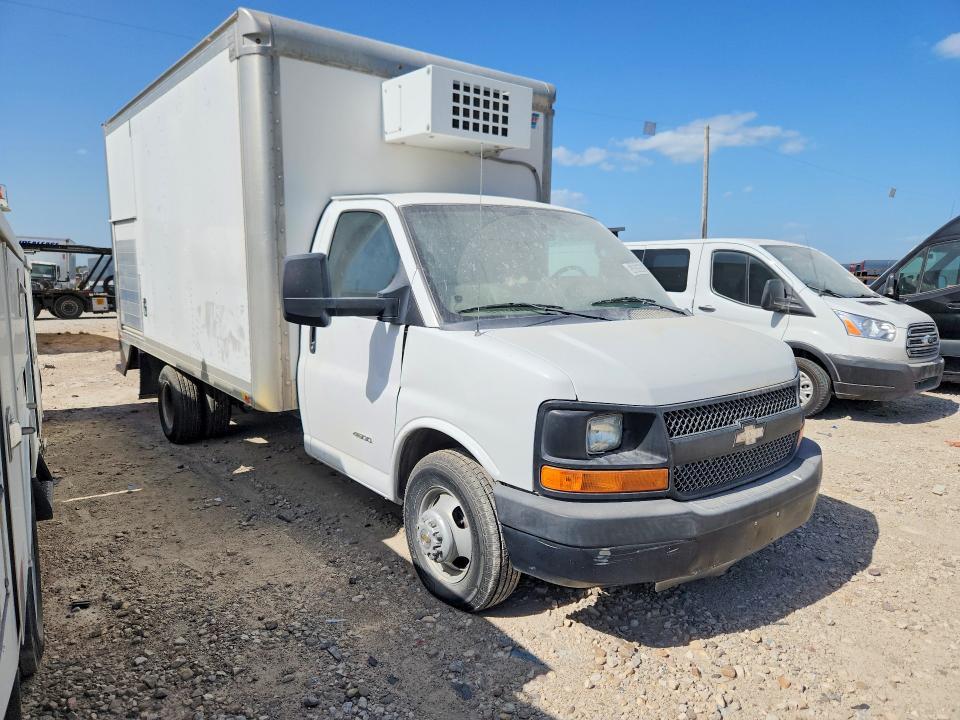 2016 Chevrolet Express Refrigerated BOX Truck