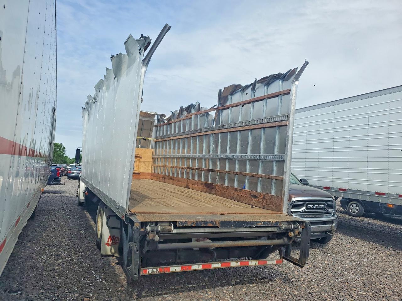2012 Freightliner Business Class M2 BOX Truck