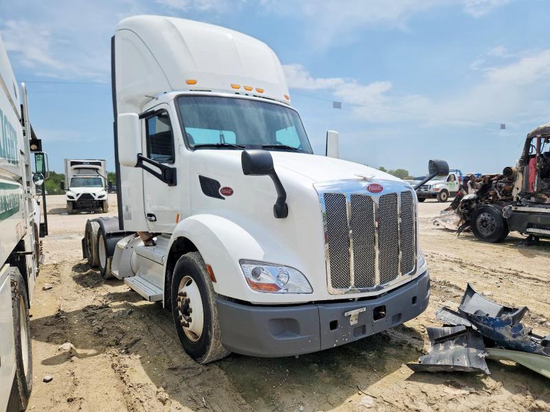 2019 Peterbilt 579 Semi Truck