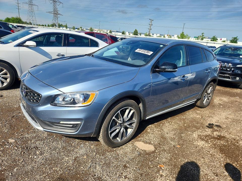 2017 Volvo V60 Cross Country Premier