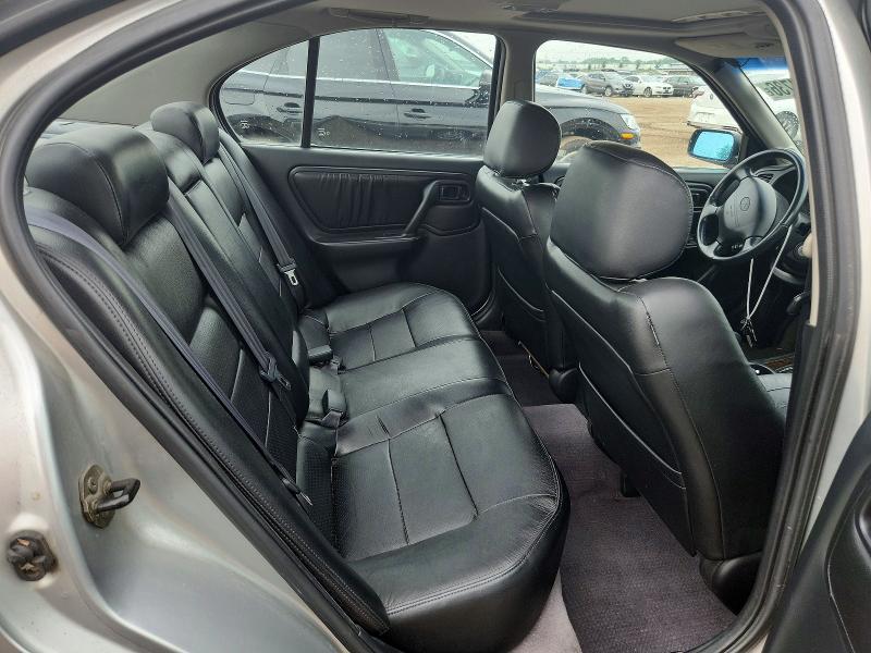 2002 Infiniti G20 Base