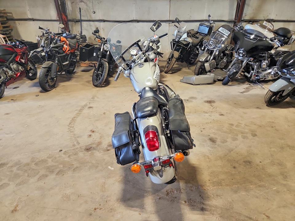 2002 Honda VT1100 C2