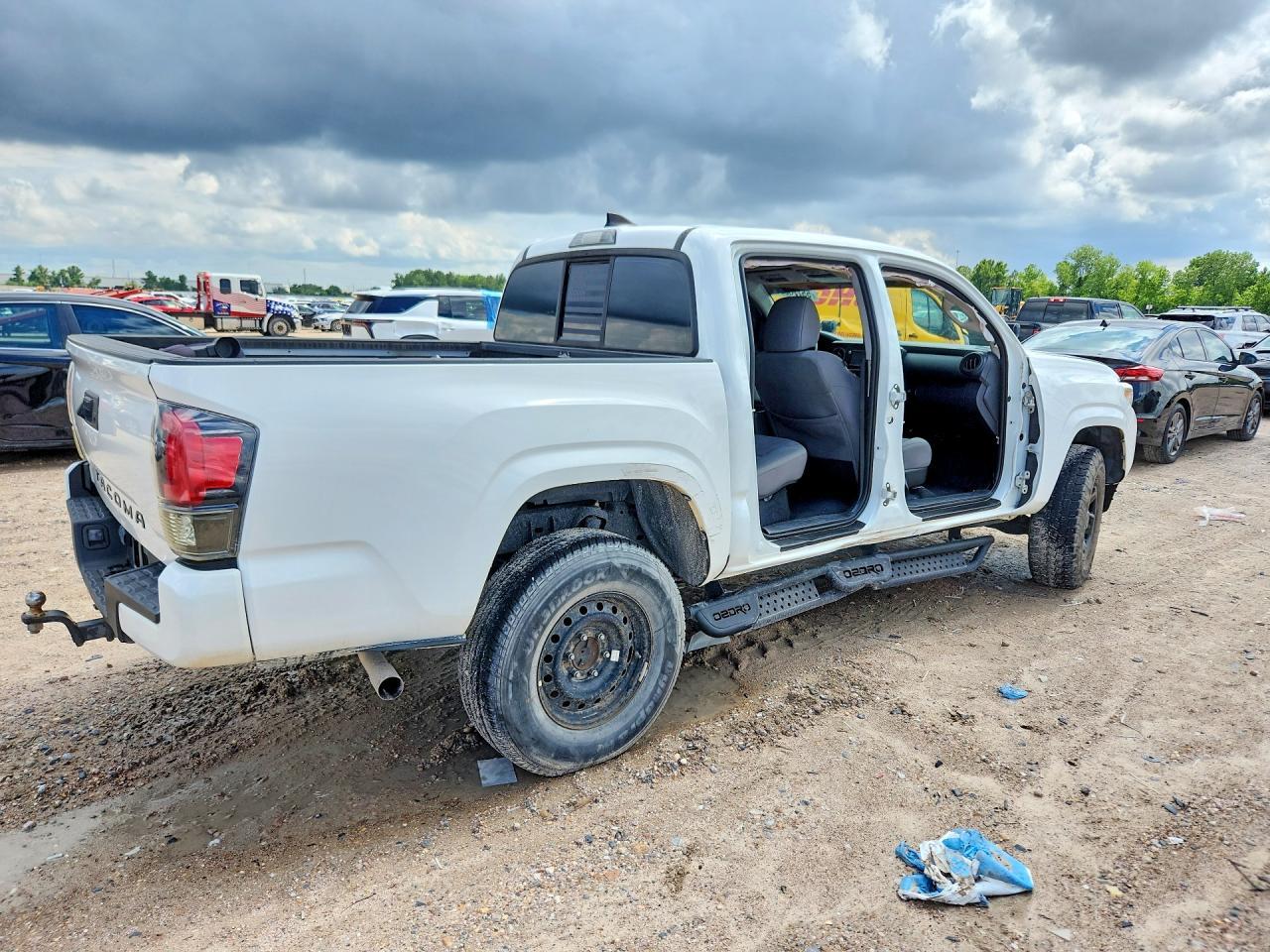 2016 Toyota Tacoma SR