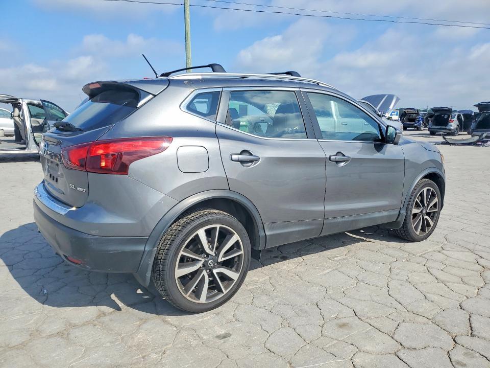 2017 Nissan Rogue Sport sl
