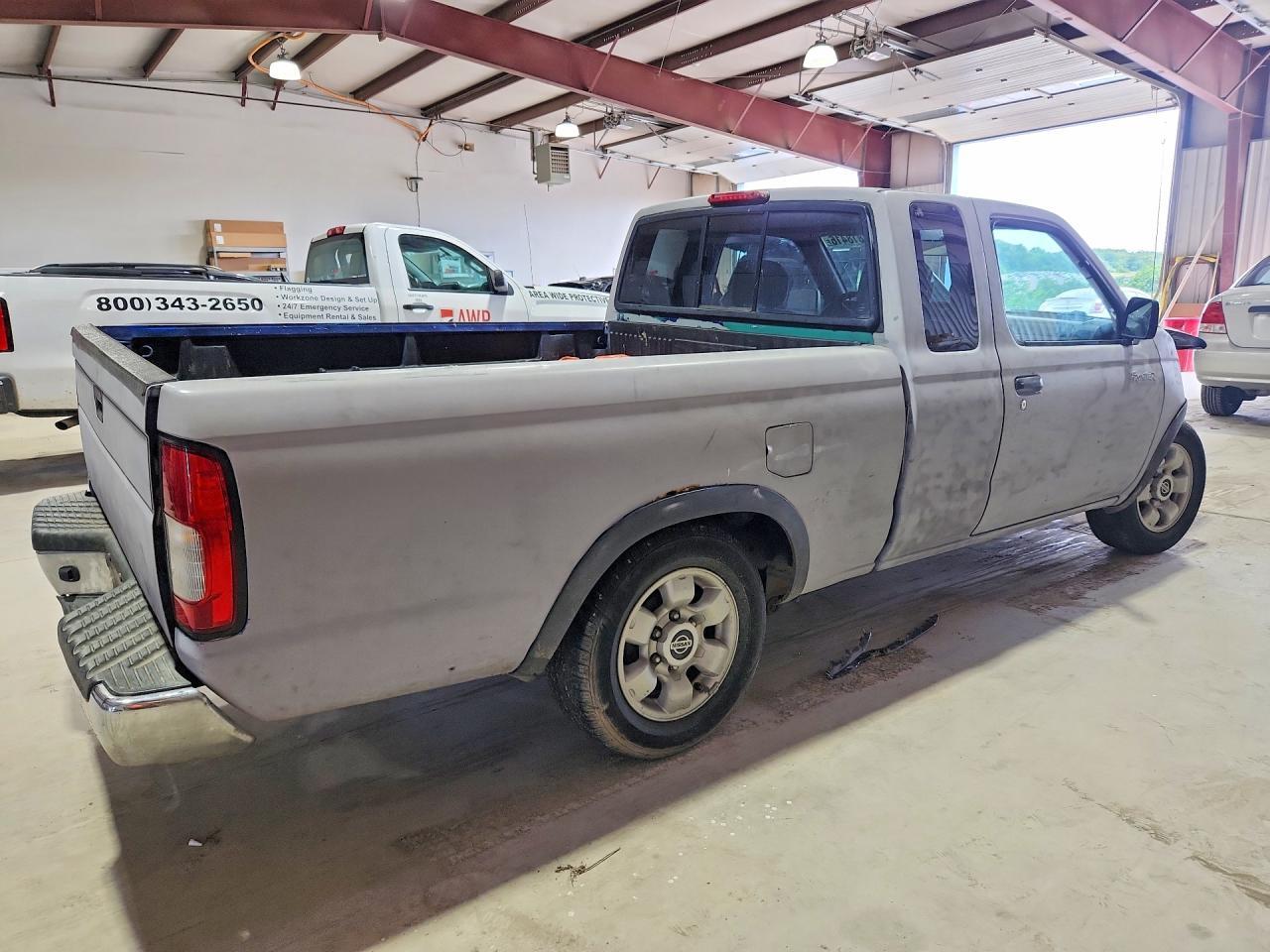 1999 Nissan Frontier XE