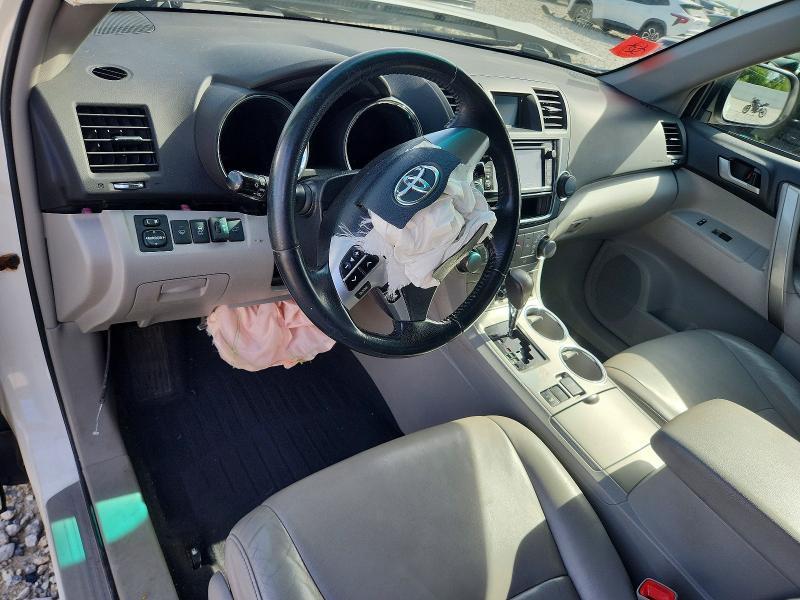 2013 Toyota Highlander se