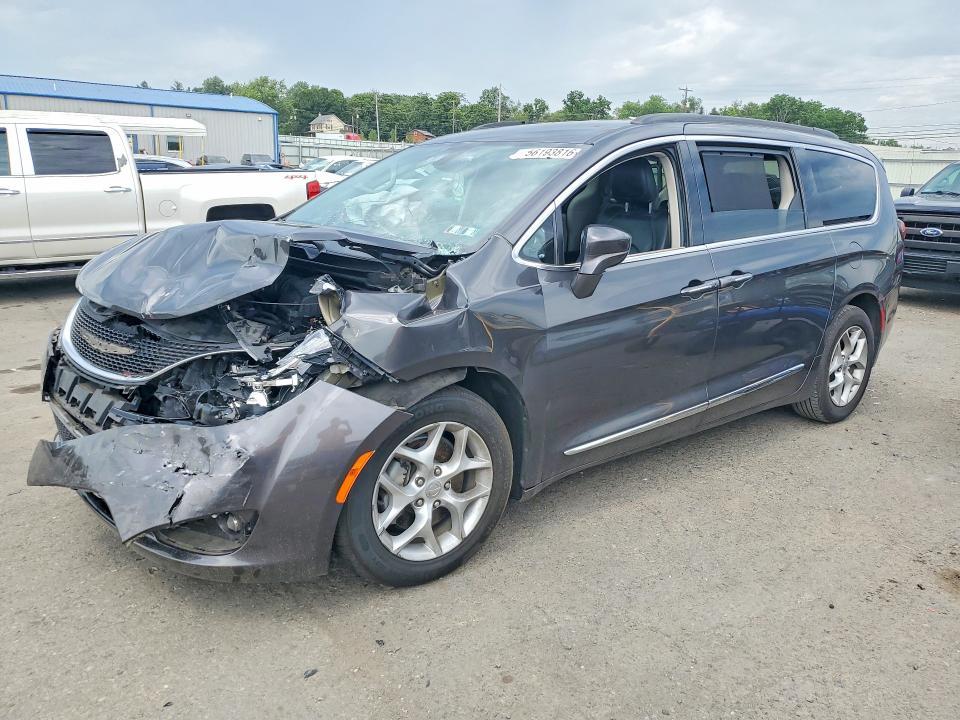 2017 Chrysler Pacifica Touring l