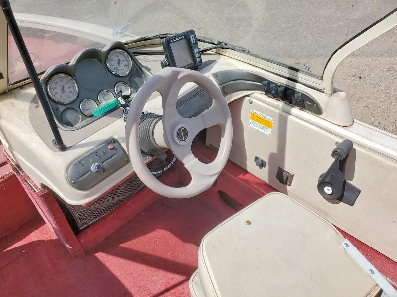 2001 Crestliner Boat-Outboard Engine